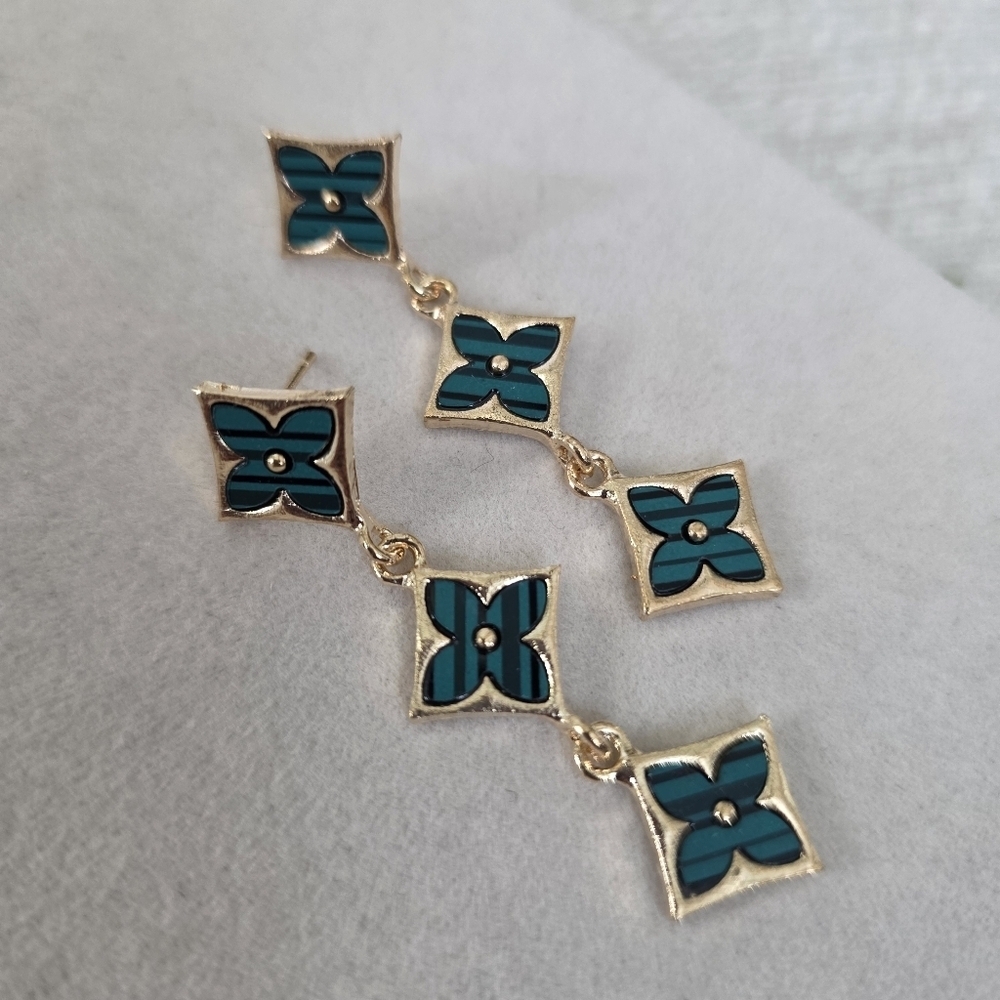 Gold with Green Clover Flower Drop Earrungs